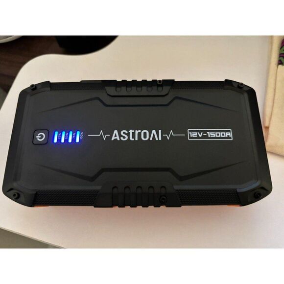 S8 Car Battery Jump Starter, 1500A Jump Starter Battery Pack - Picture 2 of 5